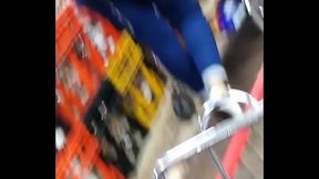 culona en el supermercado