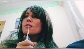 Super Hot Beauty Enjoys Sucking BBC