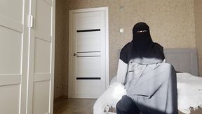 Arab Stepmom with Big Ass in Pantyhose