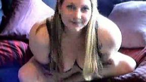 Busty and chubby blondie making herself cum on the webcam