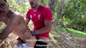 flagrei o novinho se mastubando nas trilhas do inferninho, comi o cu dele e o deixei escorrendo porra para o proximo garoto foder.