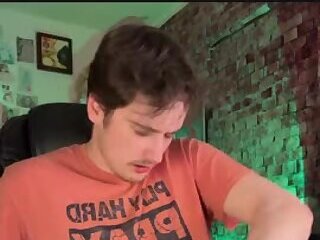 chriss wade jerking off on stream