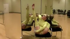 Contortion Warm Up - Watch4Fetish