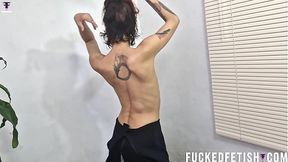 Skinny babe wets herself in bathtub solo play