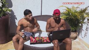 dupla de novinhos fodendo o instrutor da academia na piscina