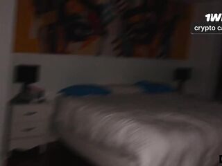 JOVEN LATIN CHICK INFIEL A SU ESPOSO EN SU PRIMER TEAM FUCK - DOBLE PENETRACION VAGINAL Y MUCHO SPERM PARA MI / Brady Bud & Yeri Blue