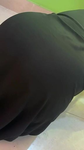 Egyptian Big Ass Hot Muslim Stepmom Stuck Under Bed Just Then I See Her Pussy and Fuck Her Big Ass