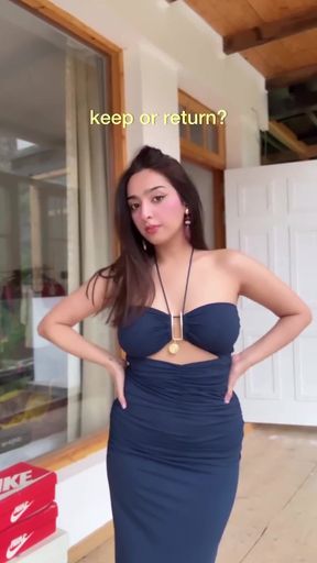 Indian sexy teen flaunts her tits and amateur skills