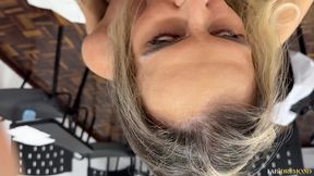 professora milf se masturba ate gozar na sala de aula