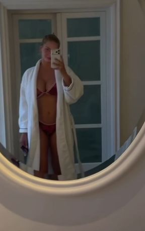 Ukrainian milf flashes big tits with a nipslip