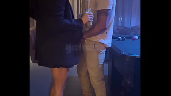Conheci um moreno na casa de swing enquanto o corno assistia tudo! Parte 3