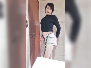 Travesti com seu pau gigante