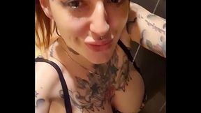 Promenons nous dans les bois ,tant que le loup n '_y est pas