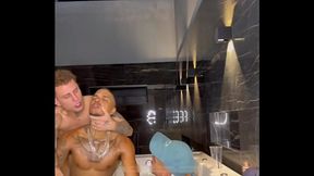 DIVIDI UMA ROLA ROSINHA COM MEU MARIDO