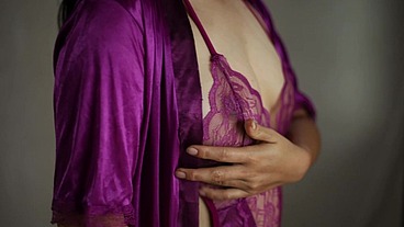 ISTRIKU SEXY BANGET PAKAI LINGERIE SATIN UNGU - BOKEP INDO TERBARU VIRAL