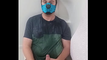 Je me pisse dessus comme un chiot patetic soumis