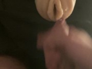 Ma grosse bite poilue gicle sur sa petite chatte fleshlight