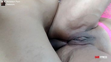 FUI VISITAR MEU AMIGO CARLOS SIMÕES ELE COMEU MEU CUZINHO COM ESSE PAU GRANDE E GOSTOSO
