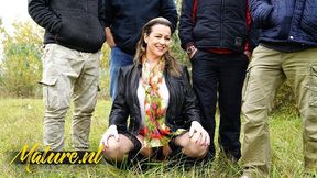 British Amateur Milf Eva Jayne Goes Dogging In The Park