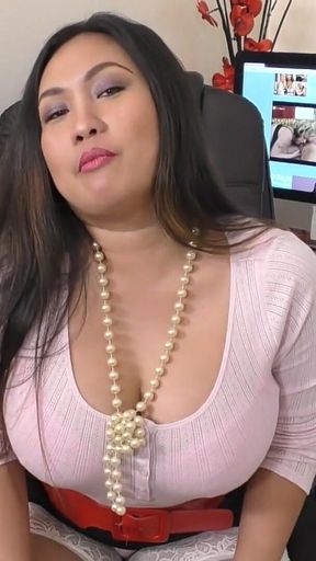 Busty Asian MILF Amyka Lee Shows off Her Beautiful Curvy Body!