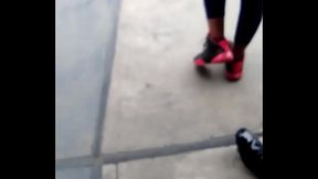 Culona en licra morada 1