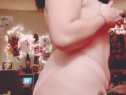 Curvy murrsuiter does a strip tease