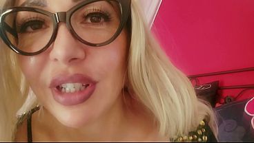 ChantalChannel -circa 15minuti di offese e umiliazioni-dirty femdom long show