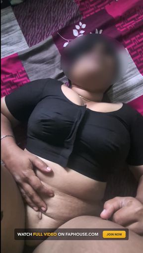 Sexy Desi Housewife in Black Blouse Hard Fucked &amp; Pussy Creampied