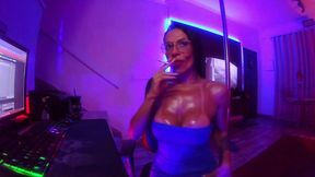 fodendo a morena de quatro ate ela implorar pelo amante de novo.