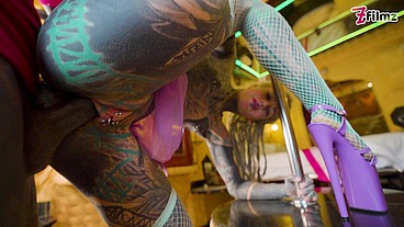 Dreadlocked TATTOOED stripper ending her show with a happy ending ANAL and facial!