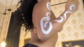 Tour my body with some body paint 💕