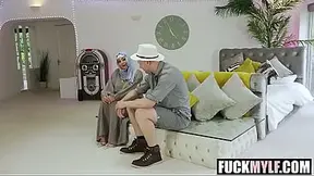Petite hijabi COUGAR gets eaten out by stranger Ariel F and Chris Cobalt