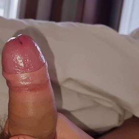 AMATEUR MORNING CUMSHOT   I WOKE UP WITH A HARD COCK - AND I CUMMED AFTER A LONG HANDJOB