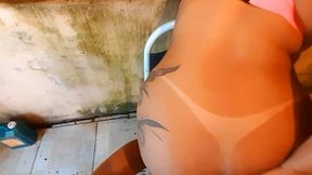 fodendo a safada na lavanderia de casa !!