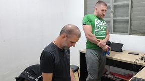 2 heteros jogando pelados