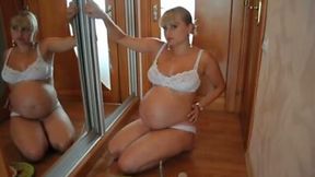 Pregnant wife loves to eat watermelon while being half naked