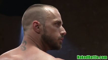 Muscle black hunk dicksucking after wrestling