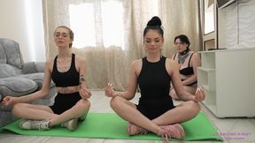 DORI and RACHEL - Time for yoga! (HD)