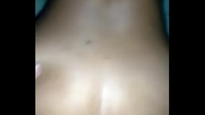 PRIMEIRO ANAL  DELA ,OLHA COMO ELA MEXE GOSTOSO