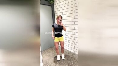 Yoga Fail! 19yo's Pussy Peek Goes Viral on TikTok