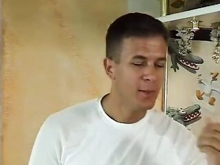 Mira in LA SIGNORA DEGLI UCCELLI scene 04