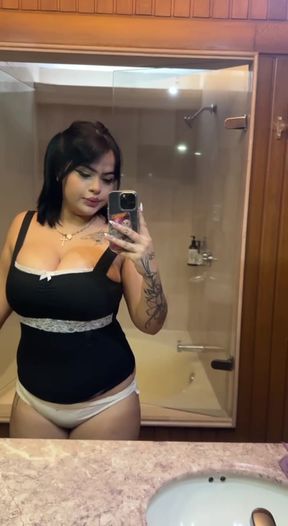 OnlyFans teen flaunts big tits