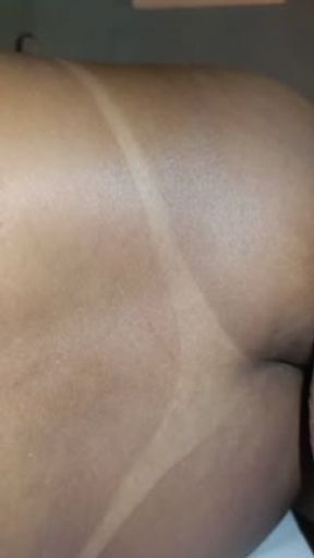 Fodendo bem gostoso, arregaçando o cuzinho