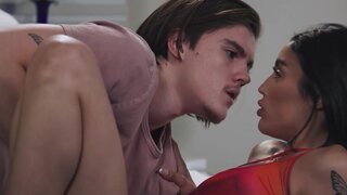 Vanessa Sky is going to take her stepbrother on sexually