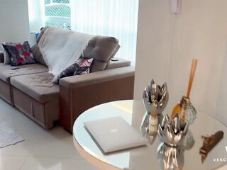 Big booty MILF gets trapped in the washing machine