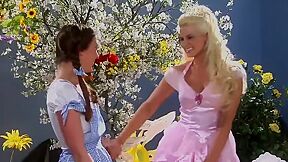 Not The Wizard Of Oz Xxx (2010s,usa,maddy O Reilly, Anikka Albrite)