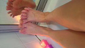 Wrinkled Bath Soles, Toenails JOI
