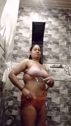 Neppali Aunty Bathing showing pussy boobs ass