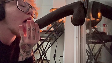 Taking FatCock In My Throat