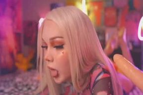 ash-blonde Tbabe blows wand Online